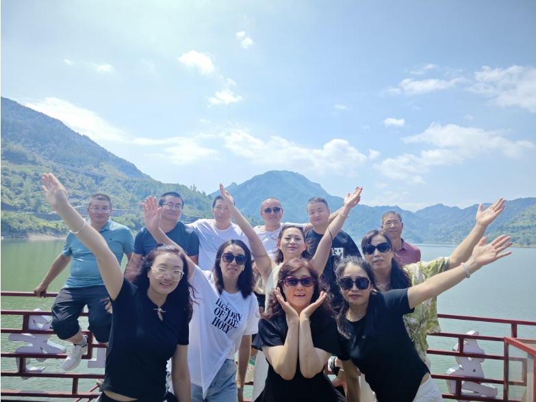 金种源大家庭-麻辣烫之旅