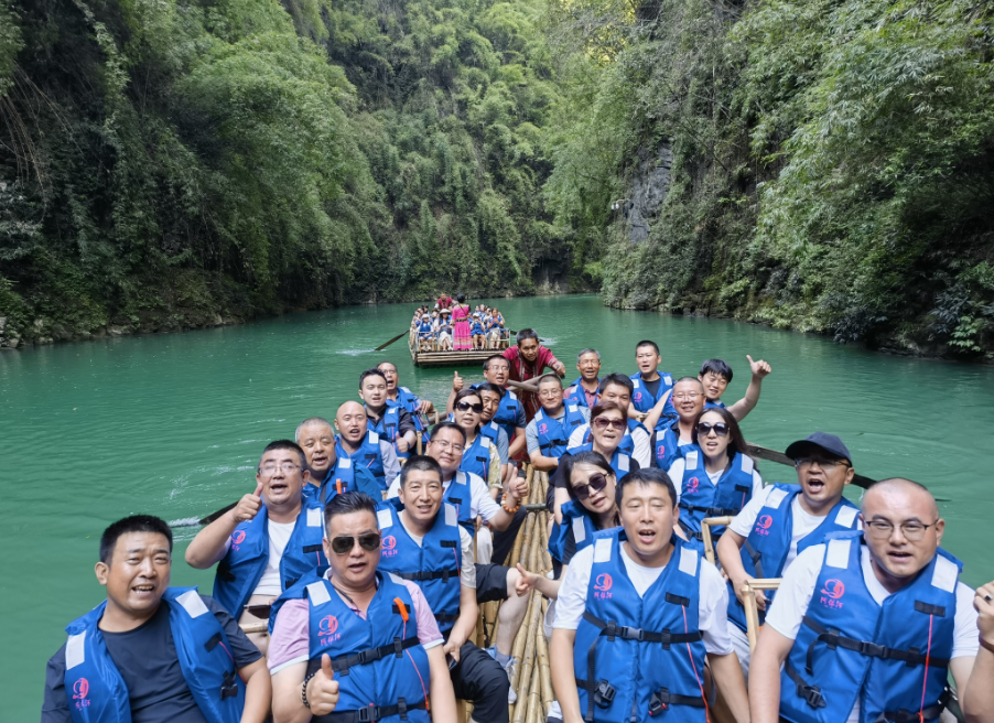 金种源大家庭-麻辣烫之旅